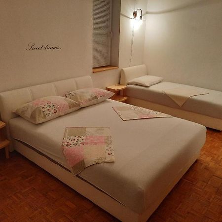 Holiday Home Villa Marin Stanici ภายนอก รูปภาพ